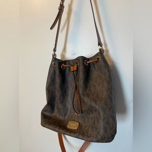 Michael Kors Jules Logo Signature Drawstring Leather Brown Shoulder Purse Bag
